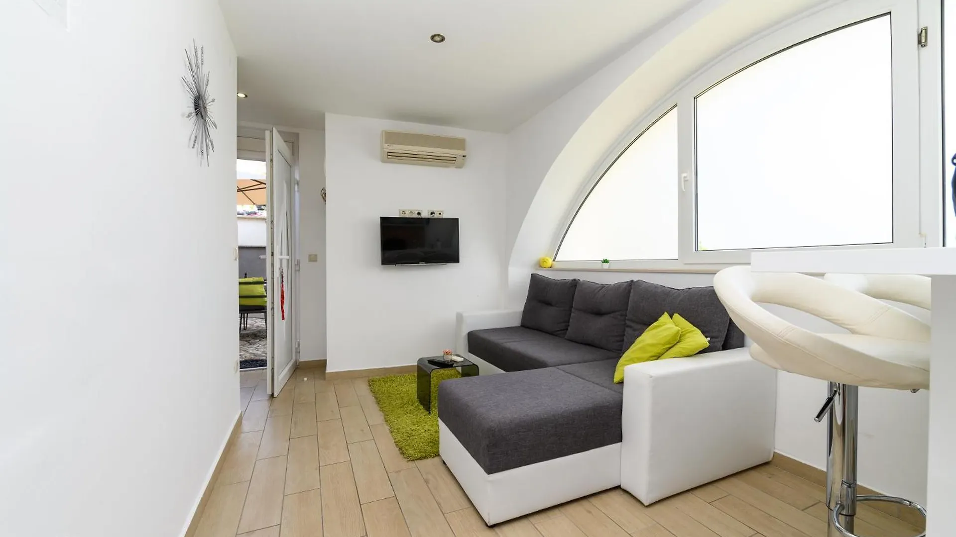 Apartments Maksim And Timon Krk Town